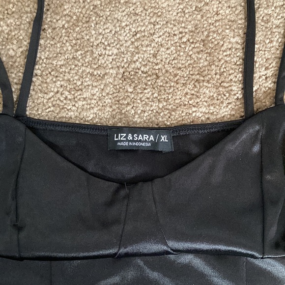 Liz & Sara plain black satin form fitting mini dress, extra large - Picture 5 of 11